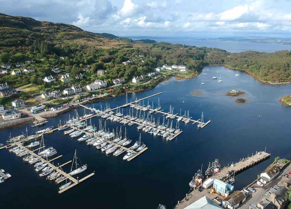 Penlea ~ 1 Bedroom Flat With Harbour View Tarbert  Exterior photo